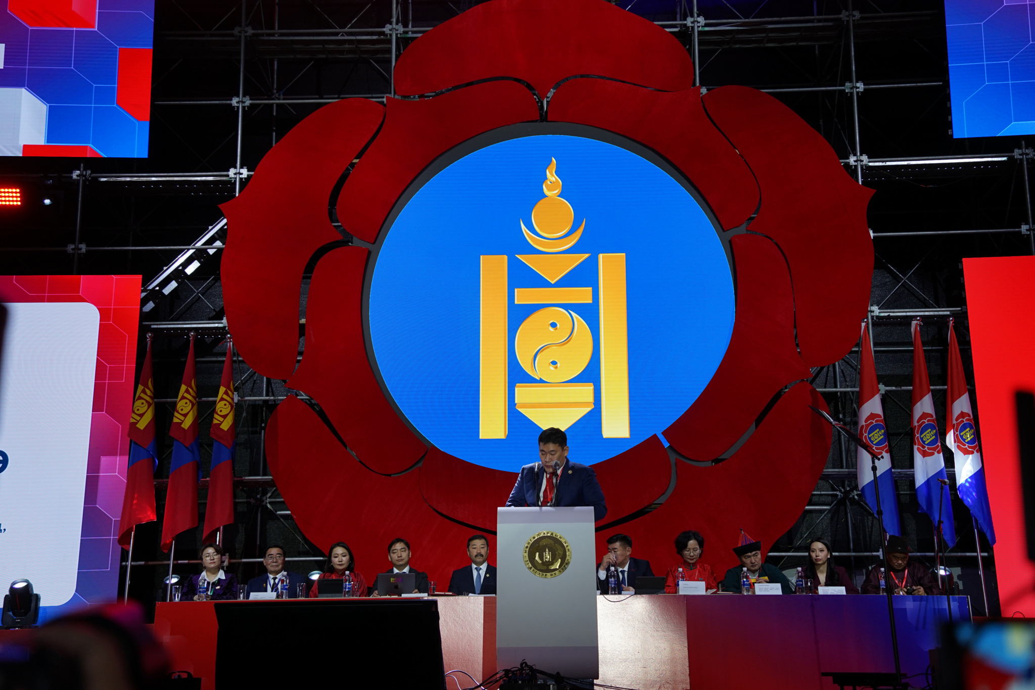 Гурван өдөр Их хурлаа хийсэн МАН-ынхан Бага хурлаа өнөөдөр хуралдуулна